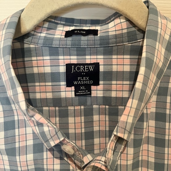 Men’s J. Crew XL Casual Button Down Shirt with Plaid Design - Picture 2 of 4